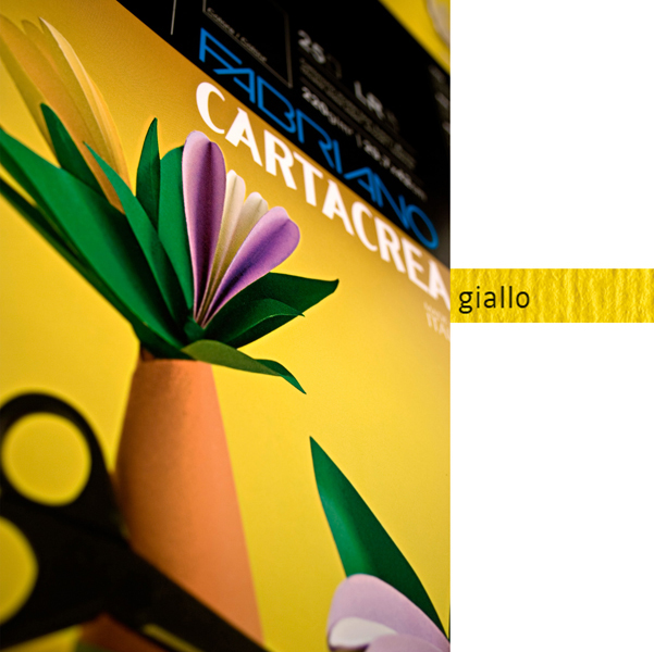 Cartoncino CartaCrea - 35x50cm - 220gr - giallo 107 - Fabriano - blister 10 fogli